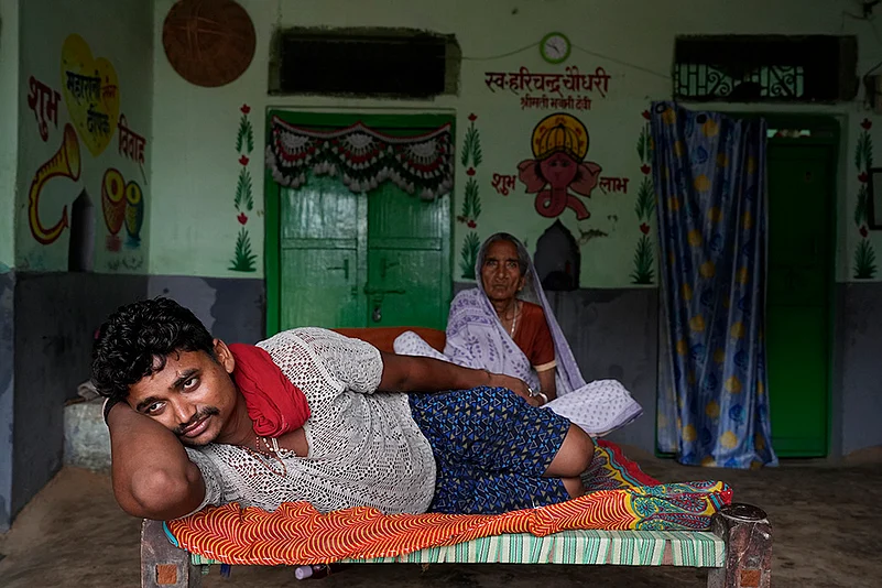 The Dom Workers Of Varanasi - Outlook Magazine Mental Health issue