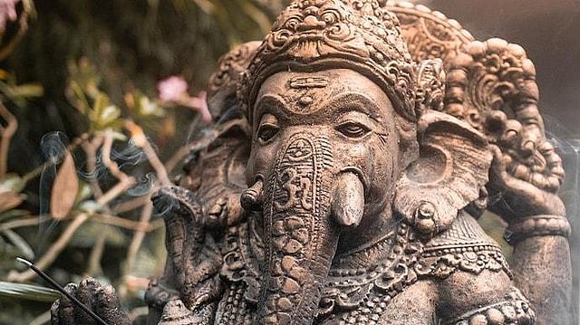 A Guide To The 9 Types Of Ganesh Idols & Making Traditions In India
