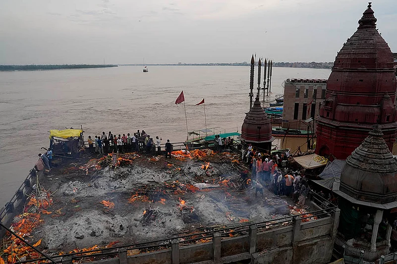 The Dom Workers Of Varanasi - Outlook Magazine Mental Health issue
