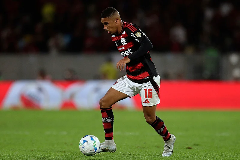 Copa Libertadores soccer Flamengo vs Internacional photos: Samuel Lino