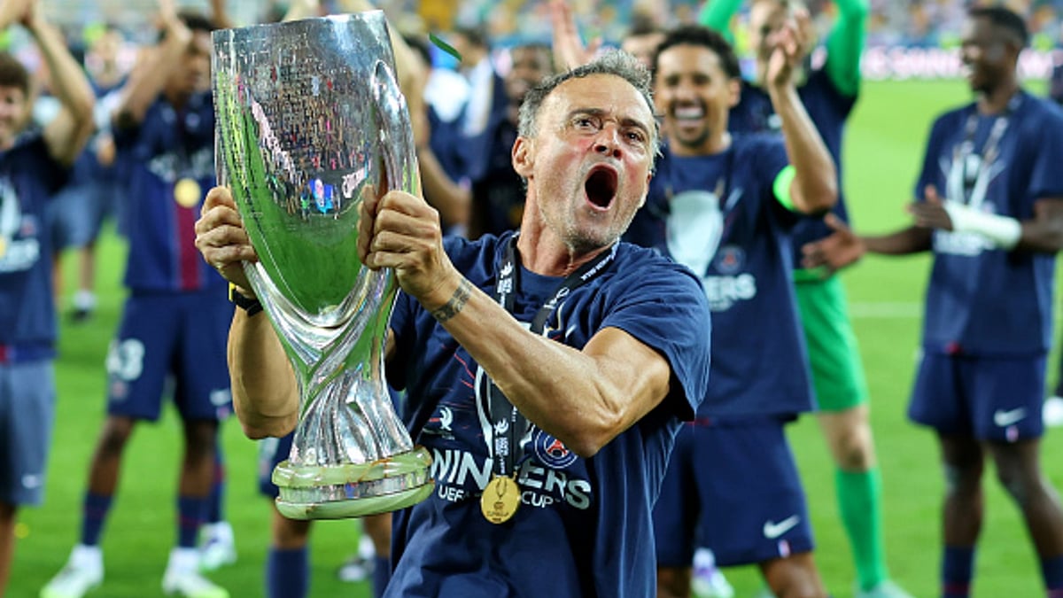 PSG vs Tottenham: Luis Enrique lifts the UEFA Super Cup.