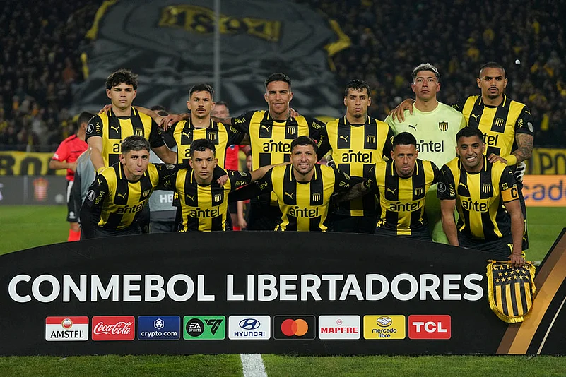 Copa Libertadores soccer Penarol FC vs Racing Club photos- Uruguays Penarol