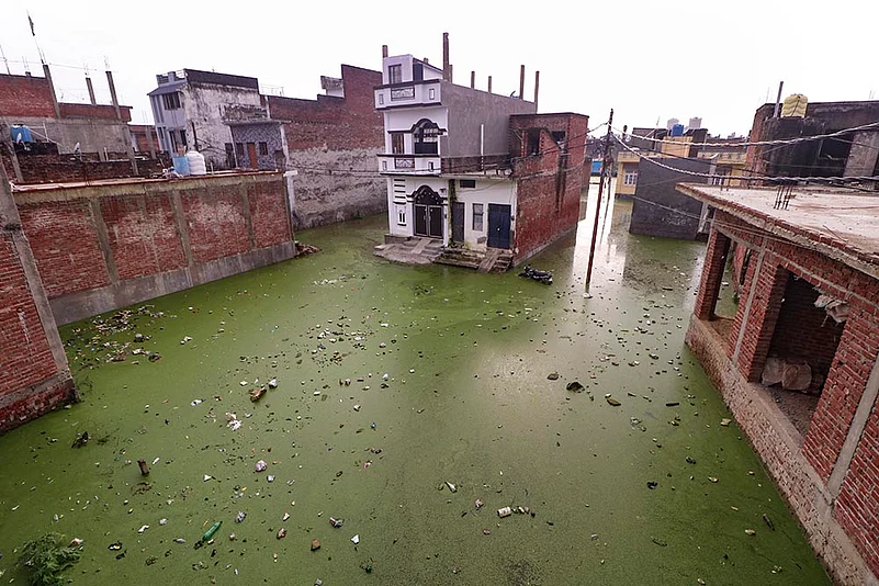 Weather: Rain in Lucknow