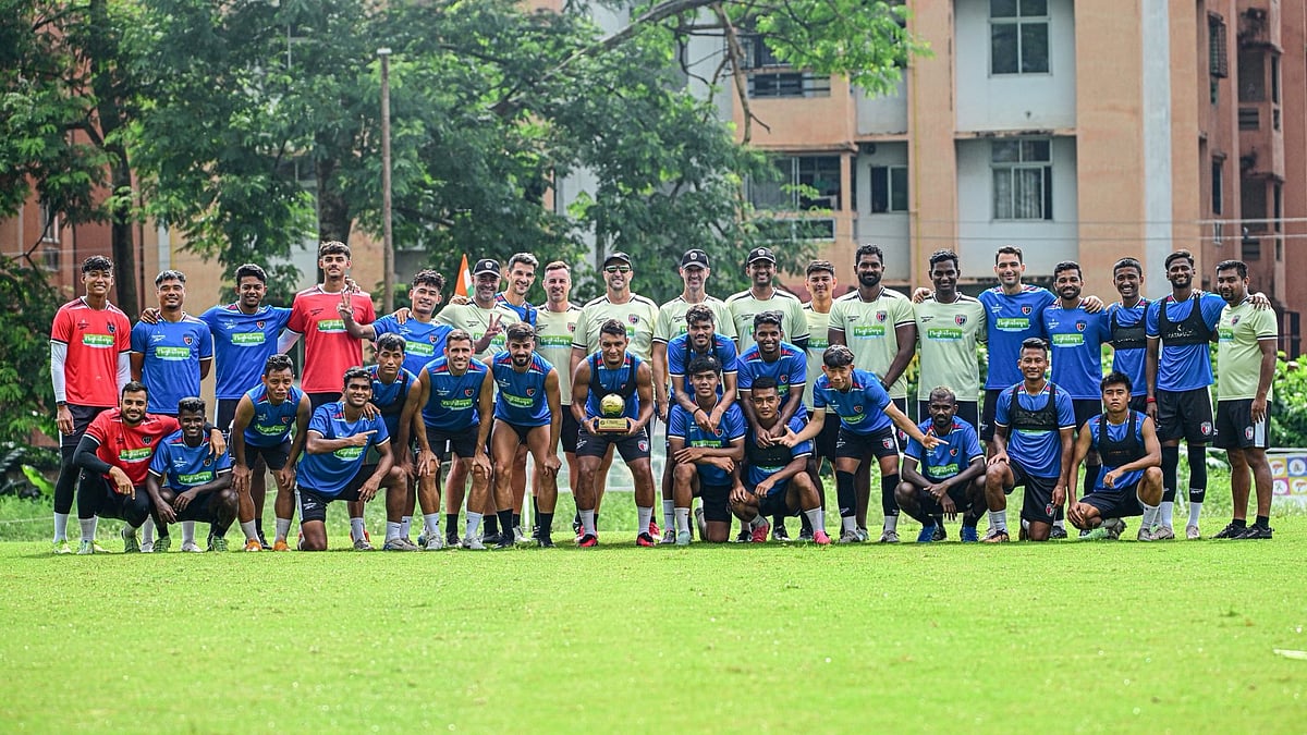 X/NEUtdFC : Alaaeddine Ajaraie and his teammates sweat it out ahead of their quarter-final match