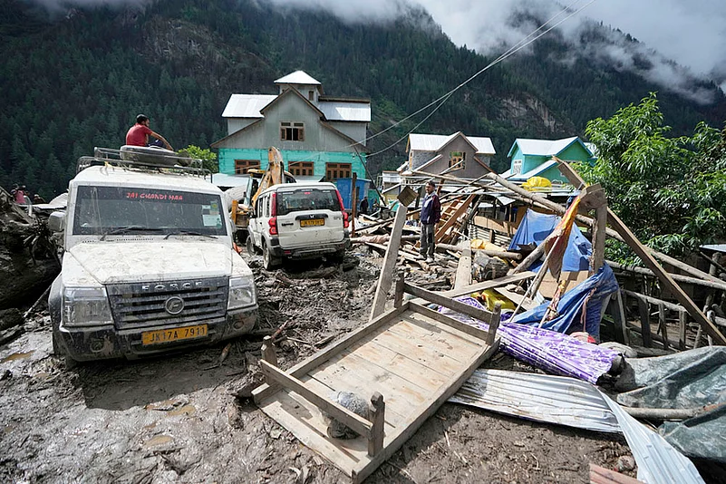Massive cloudburst in Jammu and Kashmirs Kishtwar_flash floods in Chositi