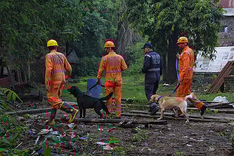 Wall of Dargah near Humayun's Tomb collapses