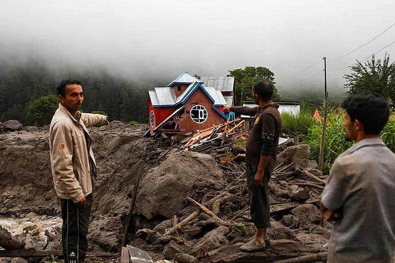 Massive cloudburst in Jammu and Kashmirs Kishtwar_cloudburst in Kishtwar
