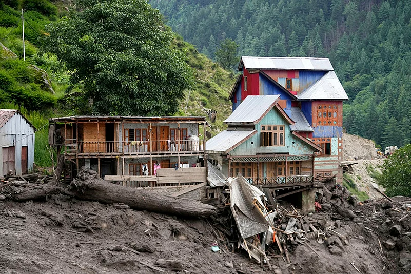 Massive cloudburst in Jammu and Kashmirs Kishtwar_flash floods
