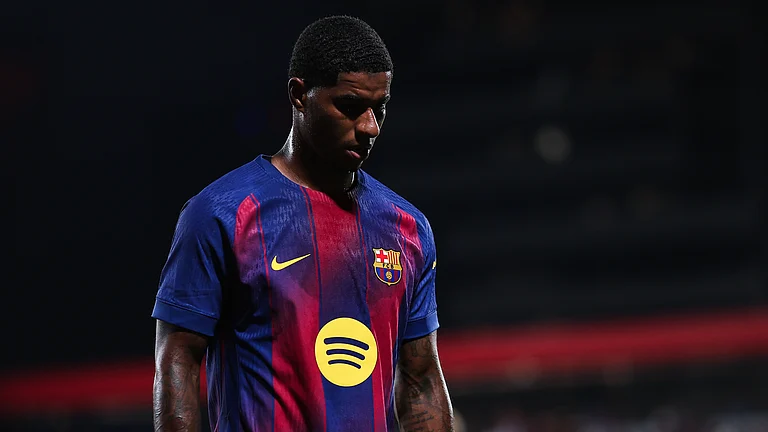 Marcus Rashford may not be able to make his league debut for Barcelona this weekend - null