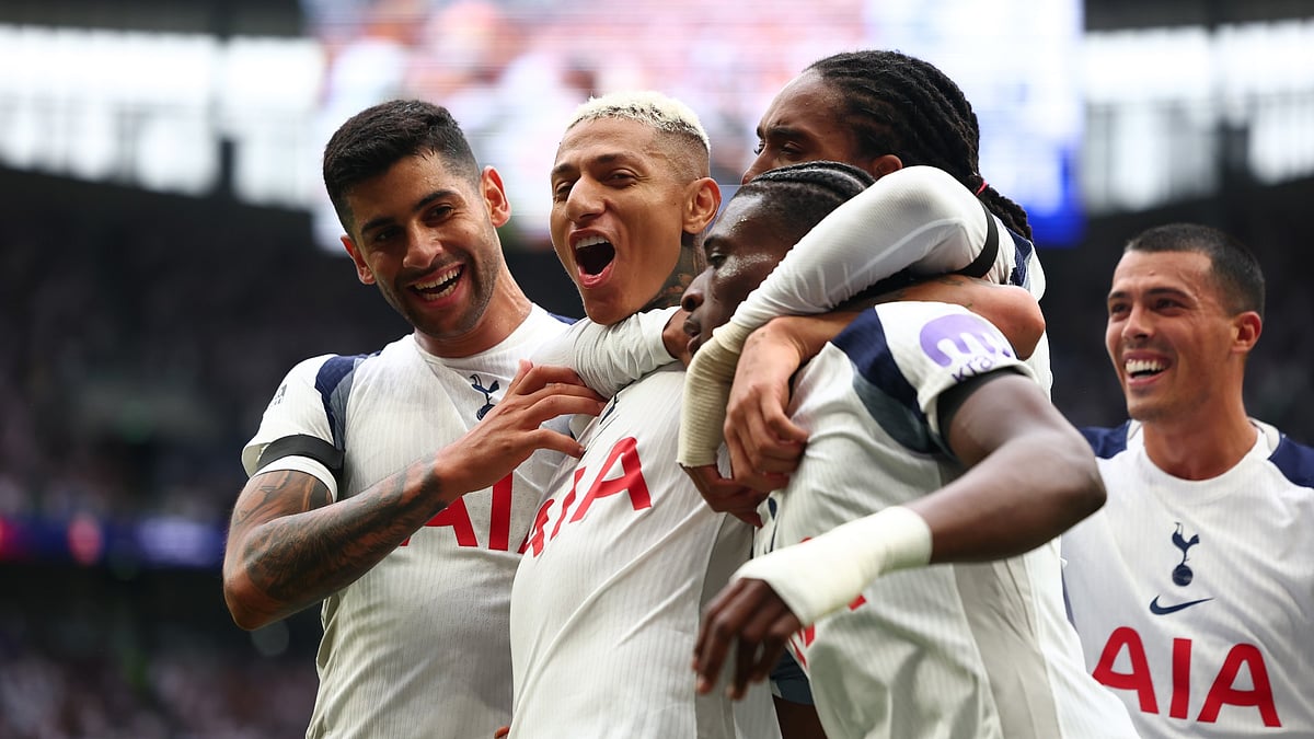 Tottenham celebrate Richarlison's second goal