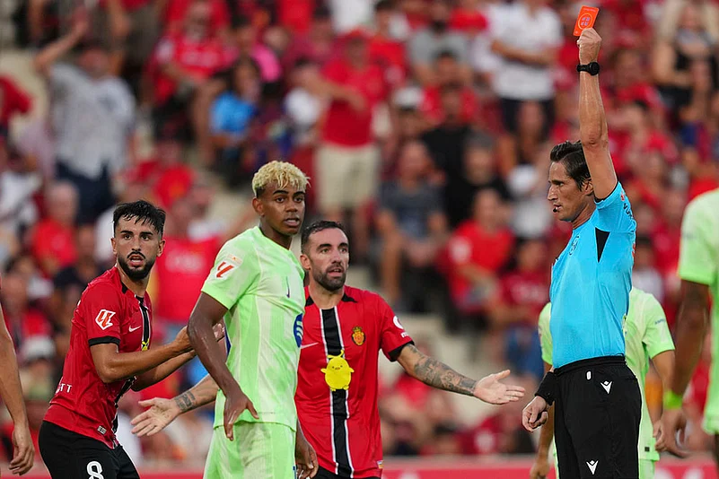 Spain soccer La liga 2025-26 Mallorca and Barcelona_Manu Morlanes