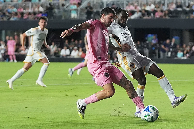 MLS soccer match Inter Miami vs Los Angeles Galaxy: Rodrigo de Paul