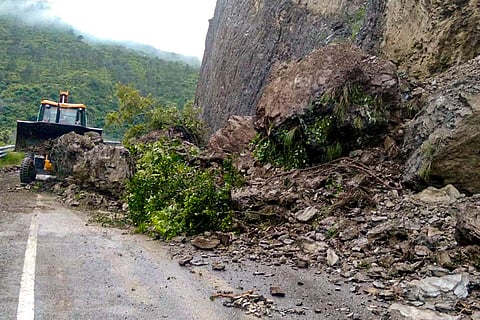 Rishikesh-Chamba-Uttarkashi road blocked by debris