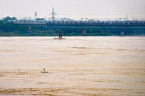 Delhi: Yamuna water level crosses danger mark