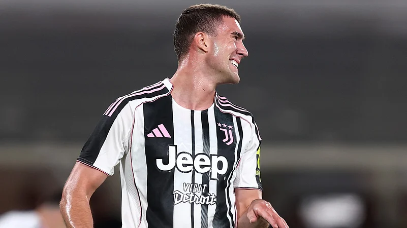 AC Milan vs Bari: ACM Hold Rasmus Hojlund And Dusan Vlahovic Interest