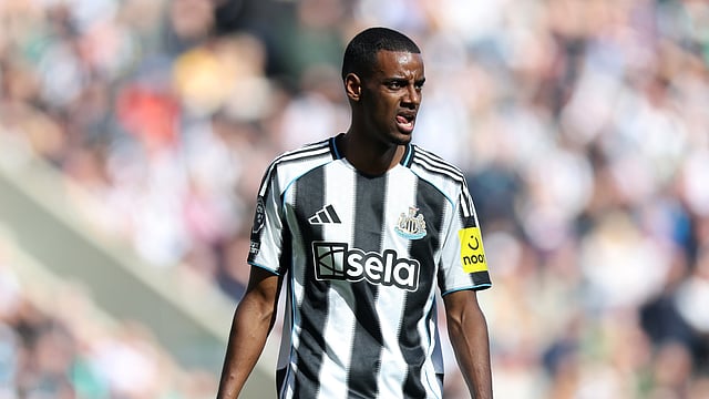 Sweden Boss Tomasson Defends Isak's Professionalism In Liverpool Transfer Saga