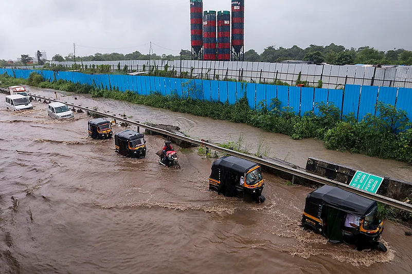 Mumbai Monsoon Weather Rain and waterlogging photos_6