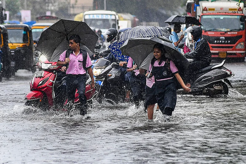 Mumbai Monsoon Weather Rain and waterlogging photos_