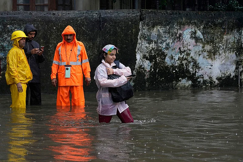 Mumbai Monsoon Weather Rain and waterlogging photos_10