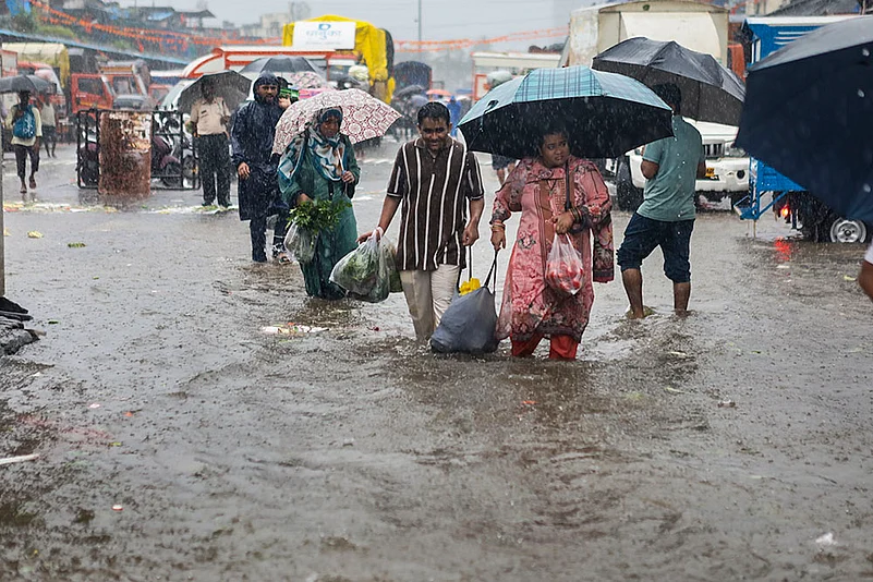 Mumbai Monsoon Weather Rain and waterlogging photos_9