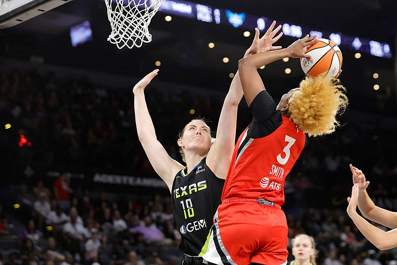 WNBA Basketball game Dallas Wings vs Las Vegas Aces_Luisa Geiselsoder