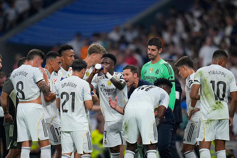 Spain Soccer La liga 2025-26 Real Madrid Vs Osasuna in Madrid_coach Xabi Alonso