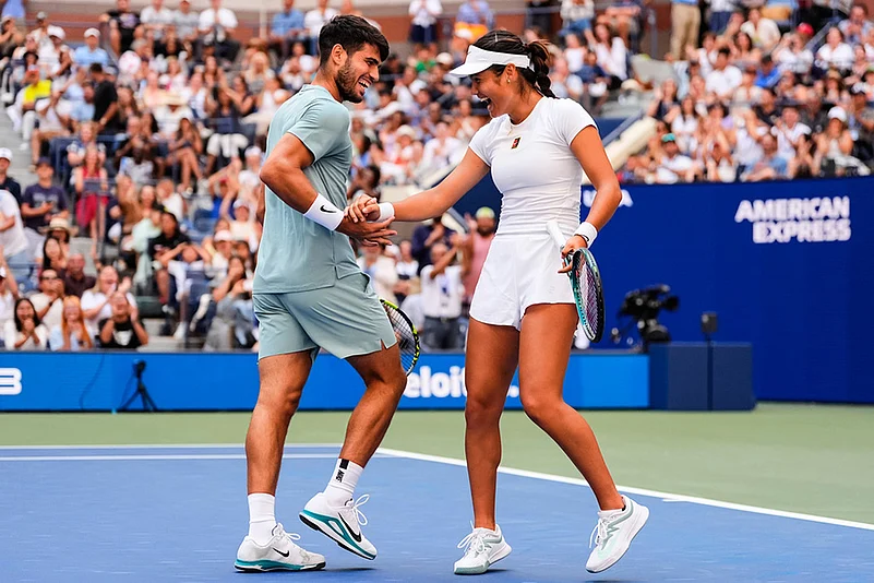 US Open 2025 Mixed Doubles Jack Draper and Jessica Pegula vs Emma Raducanu and Carlos Alcaraz_6