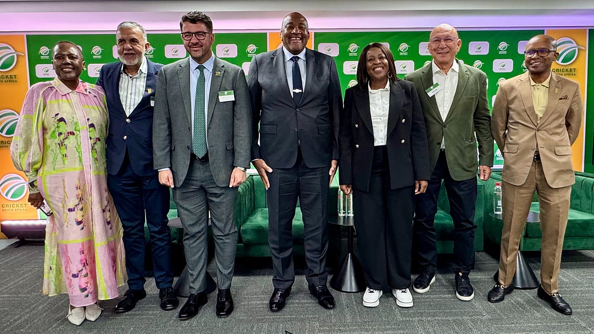 X/Minister Maropene Ramokgopa : Cricket World Cup 2027 Local Organising Committee chair Trevor Manuel (second from right) at the announcement of the board. 