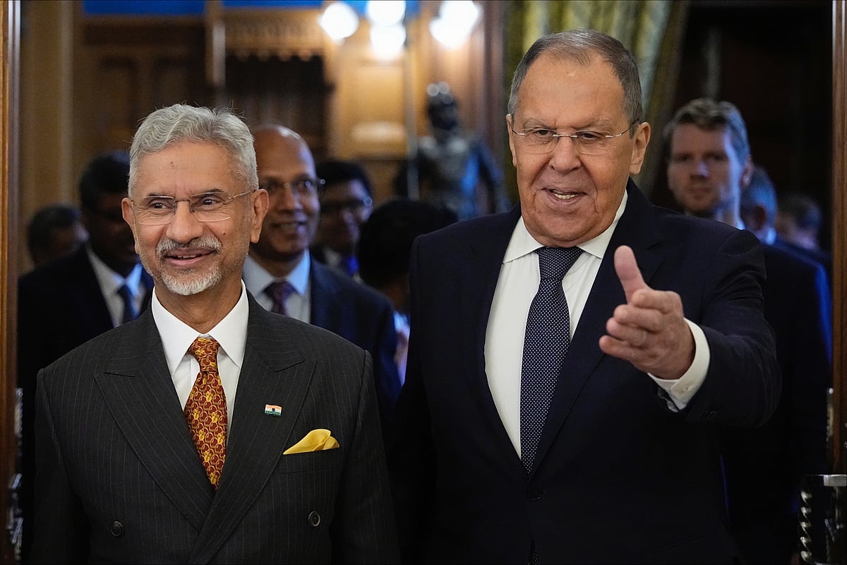 PTI : Russia's Foreign Minister Sergey Lavrov, right, and India's Foreign Minister Subrahmanyam Jaishankar, front left, enter a hall for their talks at Zinaida Morozova's Mansion in Moscow, Russia, Thursday
