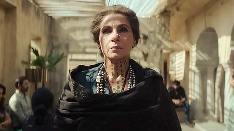Dimple Kapadia in Saas Bahu Flamingo