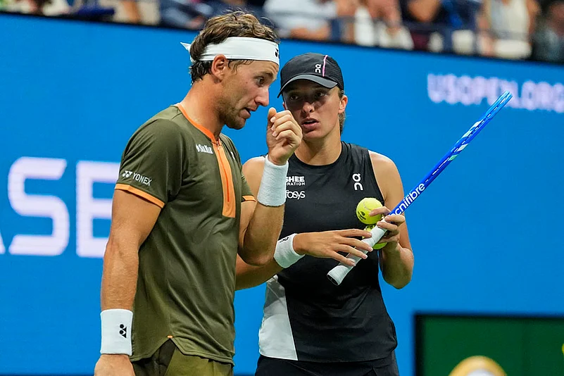 US Open Tennis Mixed Doubles Semi Finals Casper Ruud-Iga Swiatek vs Jack Draper-Jessica Pegula_3