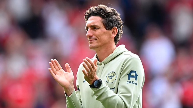 Brentford boss Keith Andrews - null