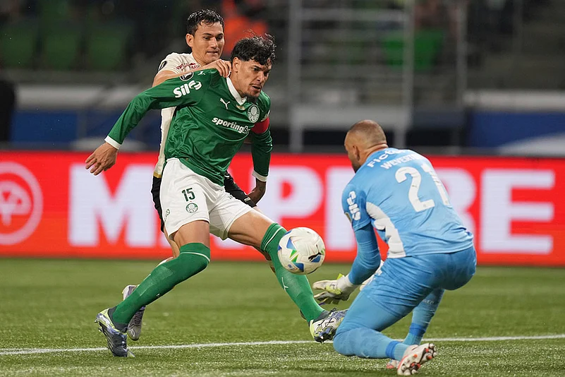 Copa Libertadores 2025 Soccer Perus Universitario de Deportes Vs Brazils Palmeiras_Gustavo Gomez