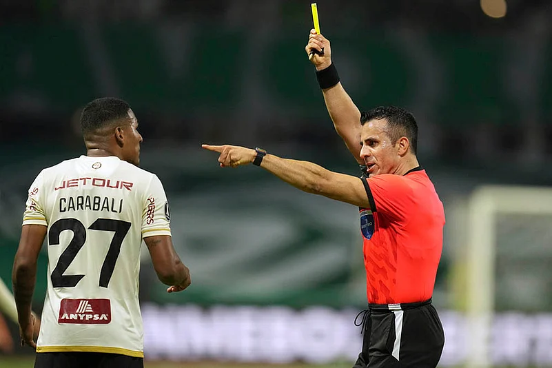 Copa Libertadores 2025 Soccer Perus Universitario de Deportes Vs Brazils Palmeiras_Piero Maza