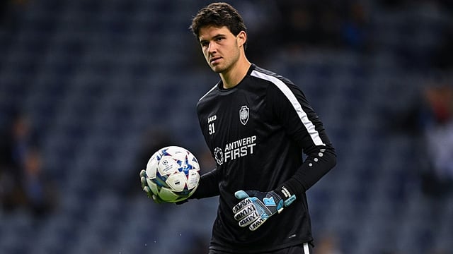 Who Is Senne Lammens: Manchester Giants Battle For Belgian Goalkeeper As Transfer Deadline Approaches