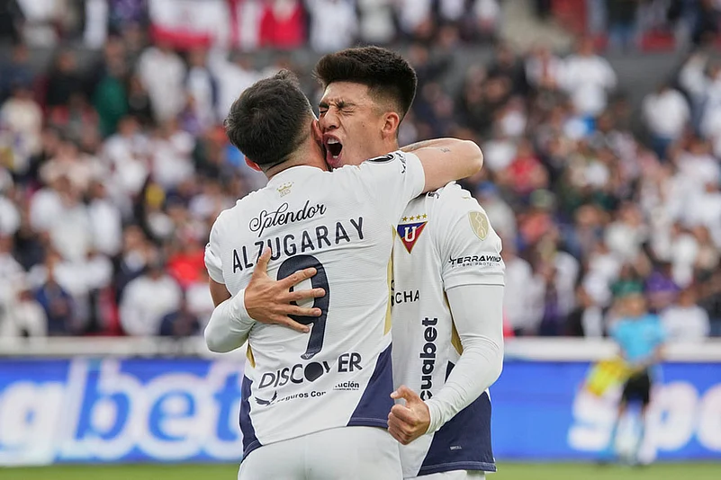 Copa Libertadores 2025 Soccer Brazils Botafogo Vs Ecuadors L.D.U. Quito_Gabriel Villamil