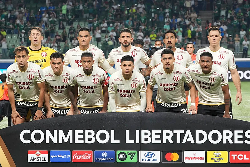 Copa Libertadores 2025 Soccer Perus Universitario de Deportes Vs Brazils Palmeiras_5