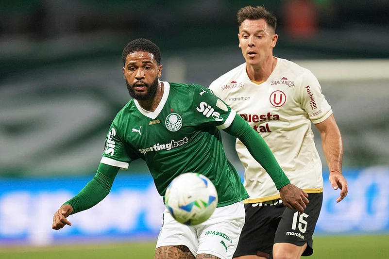 Copa Libertadores 2025 Soccer Perus Universitario de Deportes Vs Brazils Palmeiras_Micael