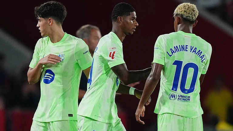 La Liga 2025-26 Matchday 2 Preview: Barcelona's Marcus Rashford, center, enters the game during the La Liga soccer match between Mallorca and Barcelona in Mallorca, Spain, Saturday, Aug. 16, 2025.  - | Photo: AP/Joan Mateu Parra