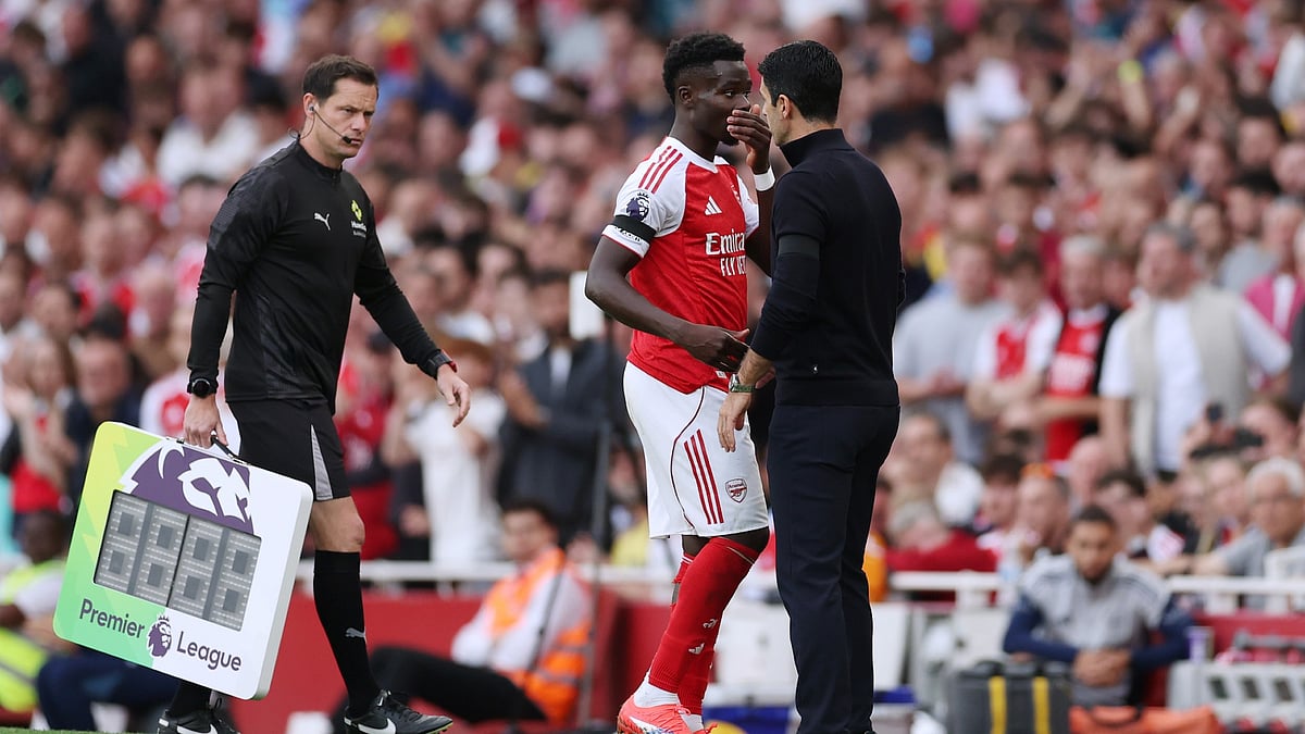 Injured Arsenal star Bukayo Saka