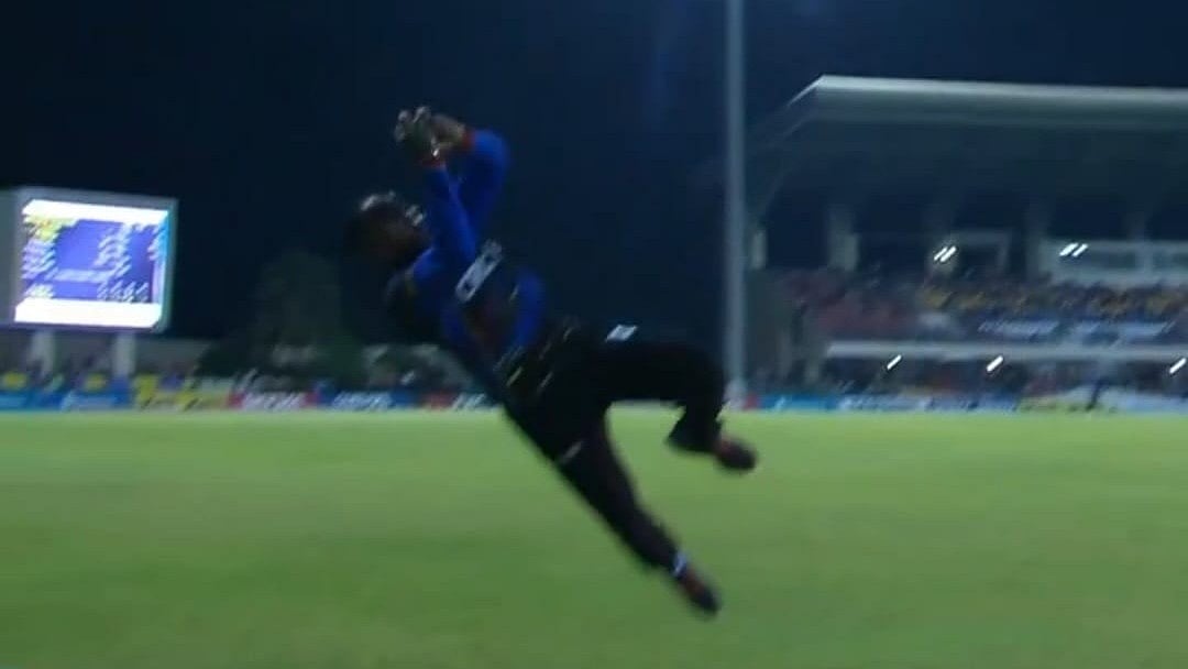 X/CPL : Fabian Allen defying the odds of gravity with his 'superhuman' effort on the boundary line. 