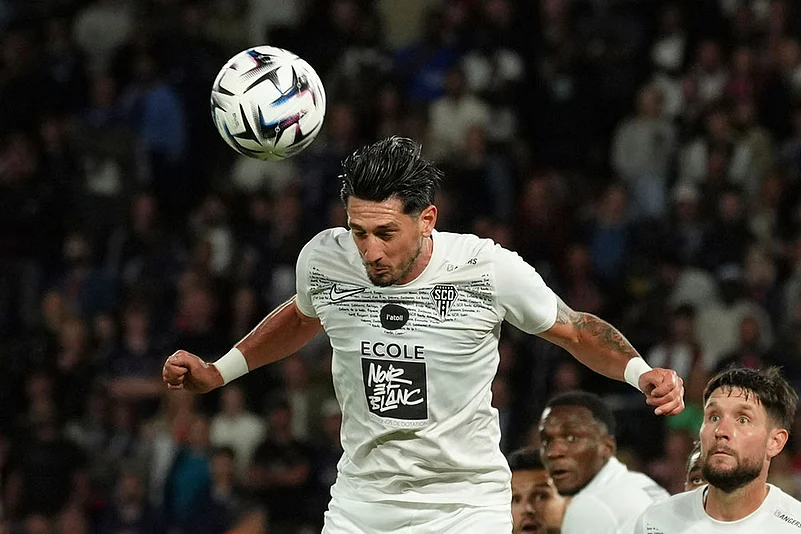League One Soccer Match: Angers vs Paris Saint-Germain
