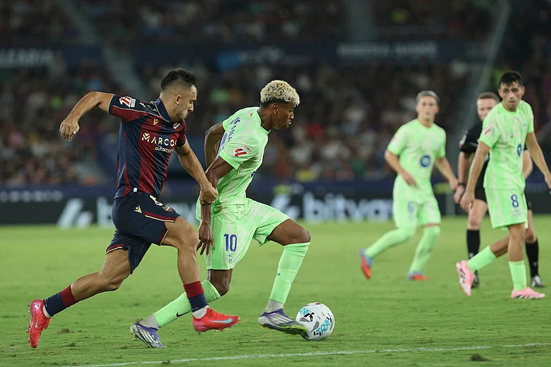 La Liga 2025-26 Levante UD vs FC Barcelona soccer match_Diego Pampín