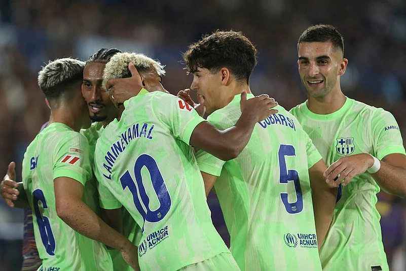 La Liga 2025-26 Levante UD vs FC Barcelona soccer match_1