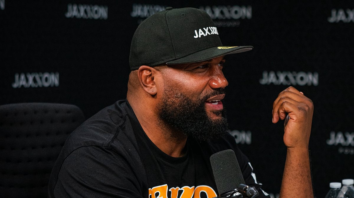 X/JaxxonPodcast : Quinton 'Rampage' Jackson on a podcast.