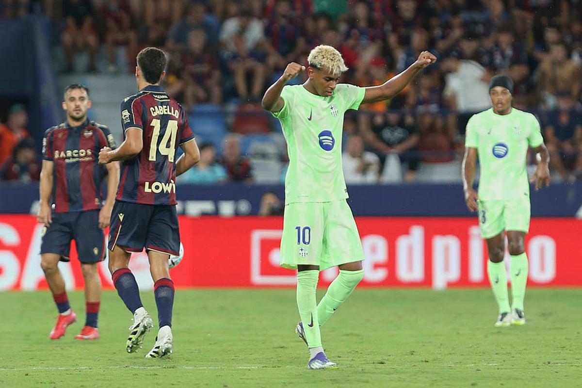 La Liga 2025-26 Levante UD vs FC Barcelona soccer match_Lamine Yamal