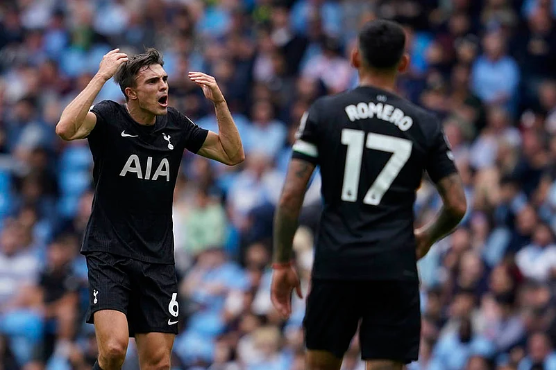 English Premier League 2025-26 Matchday 2 Manchester City Vs Tottenham Hotspur_Joao Palhinha