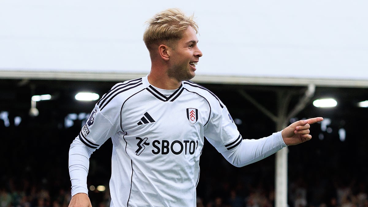 Emile Smith Rowe celebrates after scoring against Manchester United