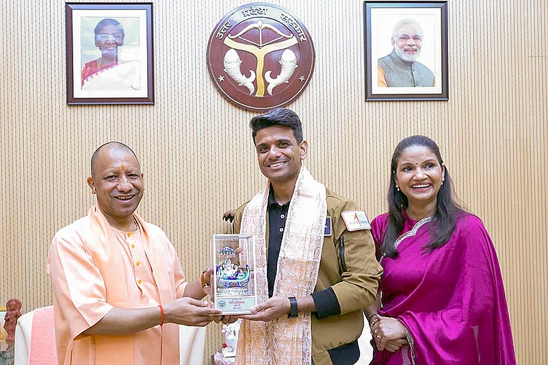 CM Yogi with Gp Capt Shubhanshu Shukla