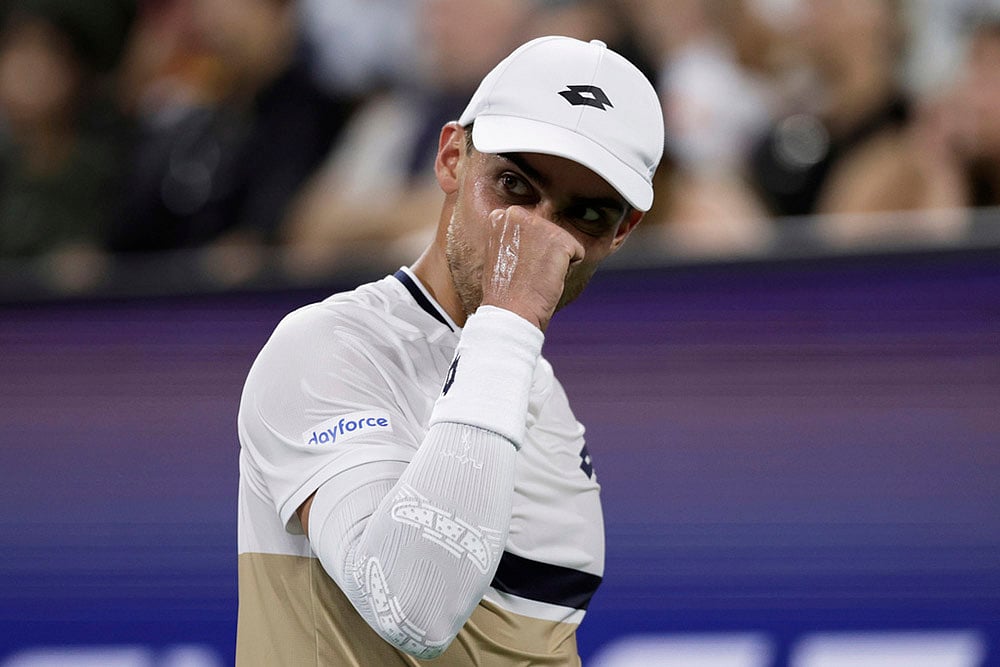 | Photo: AP/Adam Hunger : US Open 2025: Daniil Medvedev Vs Benjamin Bonzi